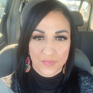 Meet your Posher, Leticia